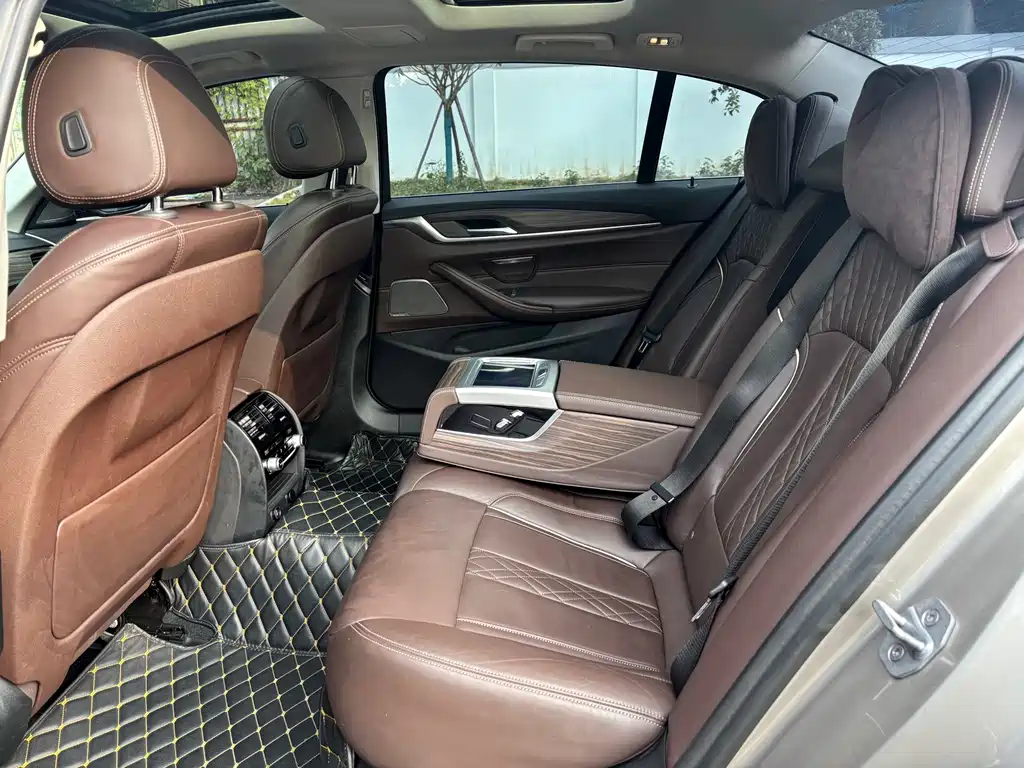 BMW 5 Series 2018 Facelift 530Li Exclusive Luxury Package купить на сайте DeffCars
