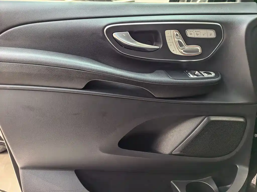 Mercedes-Benz V-Class 2018 V 260 Pilot Edition National V купить на сайте DeffCars