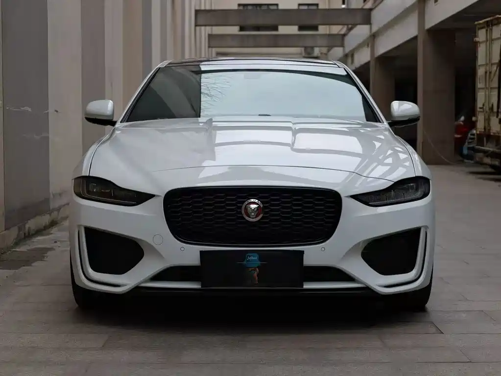 Jaguar XEL 2021 2.0T 200PS R-DYNAMIC Youth Sports Edition купить на сайте DeffCars