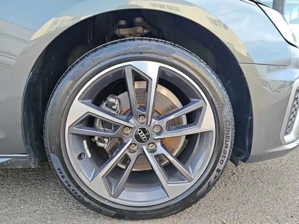 Audi A4L 2024款 40 TFSI 豪华动感型 купить на сайте DeffCars