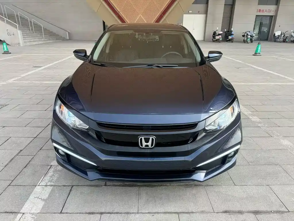 Civic 2019 220TURBO CVT Dynamic Edition National VI купить на сайте DeffCars