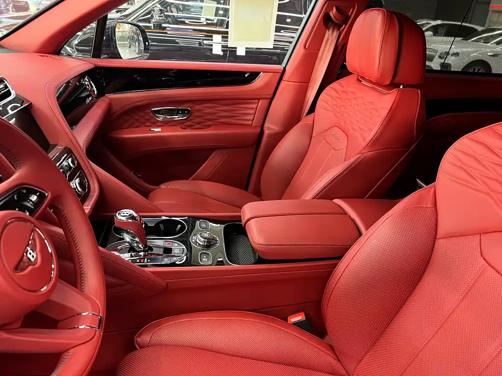 Bentayga 2025 4.0T V8 Long Wheelbase Art Edition купить на сайте DeffCars