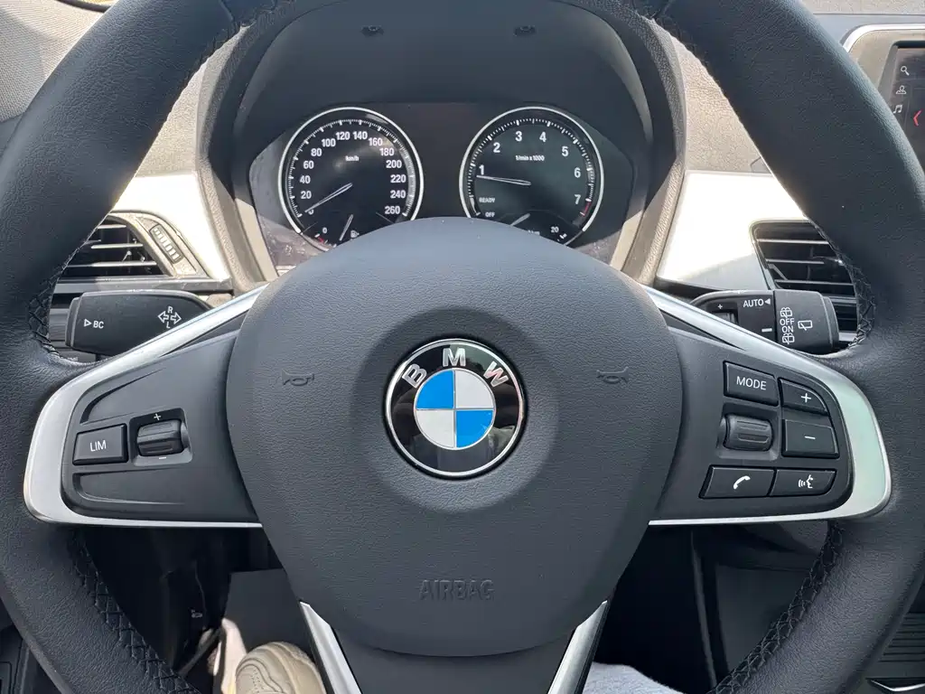 BMW X1 2019 sDrive20Li Leading Model купить на сайте DeffCars