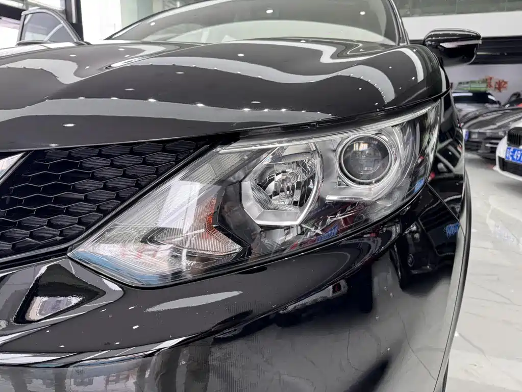 Qashqai 2017 2.0L CVT Elite Edition National V купить на сайте DeffCars