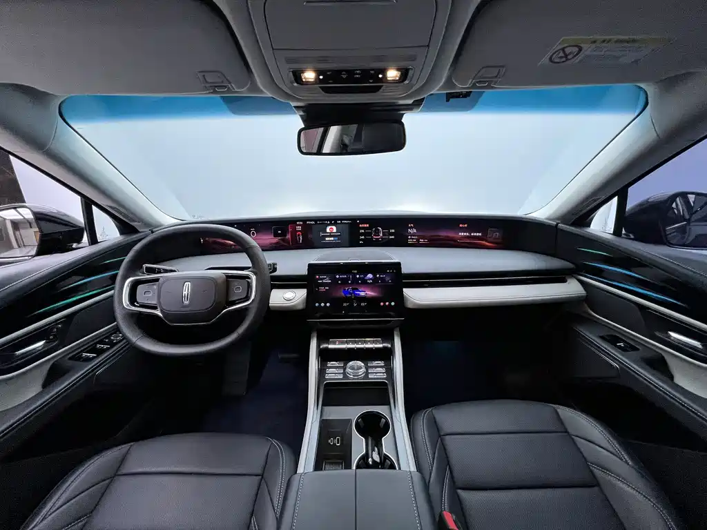 Voyager 2025 2.0T four-wheel drive Zunyi hybrid version купить на сайте DeffCars