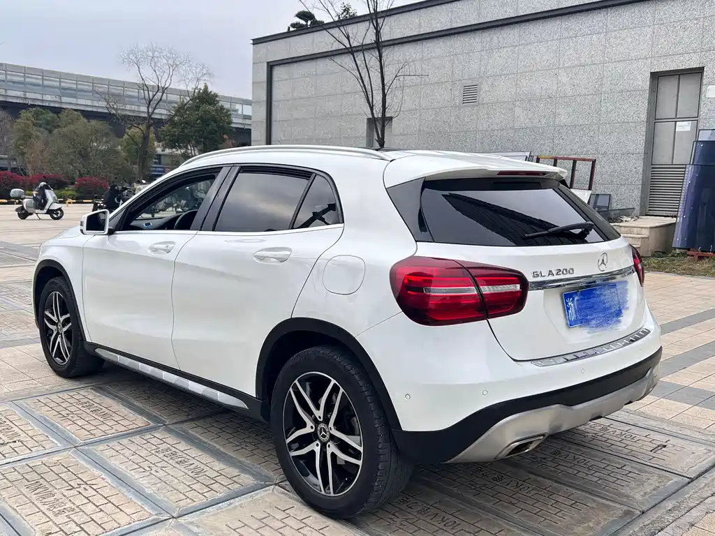 Mercedes-Benz GLA 2018 GLA 200 Fashion Model купить на сайте DeffCars