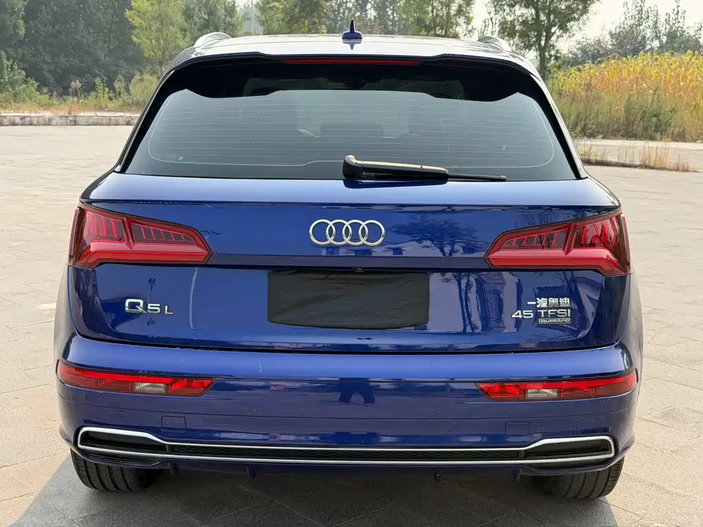 Audi Q5L 2018 45 TFSI Exclusive Fashion Type National V купить на сайте DeffCars