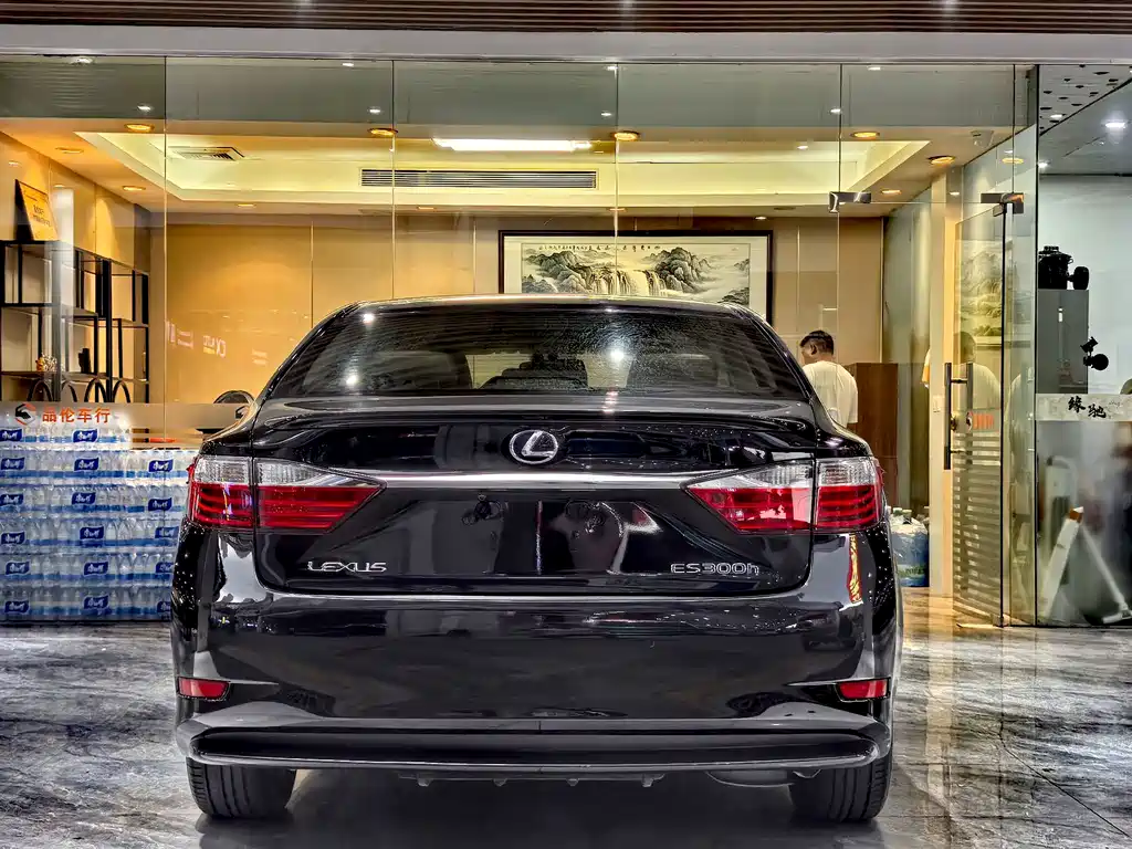 Lexus ES 2014 300h Comfort Edition купить на сайте DeffCars