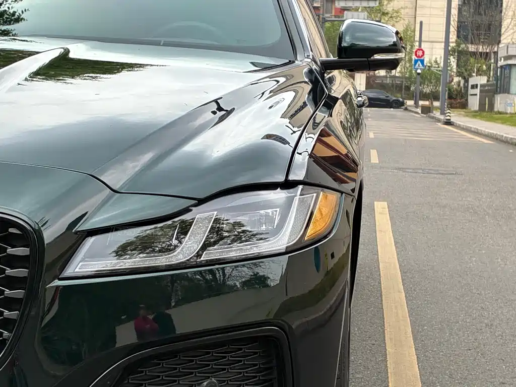 Jaguar XFL 2021 XFL 2.0T P250 two-wheel drive elite sports version купить на сайте DeffCars