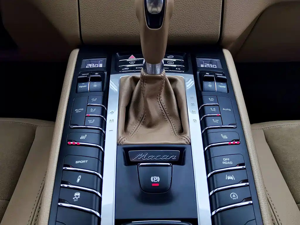 Macan 2017 Macan 2.0T купить на сайте DeffCars