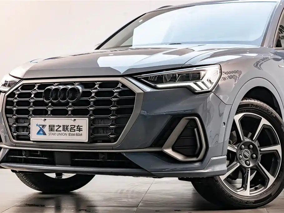 Audi Q3 2023 40 TFSI RS Kit Burning Speed ​​Type купить на сайте DeffCars