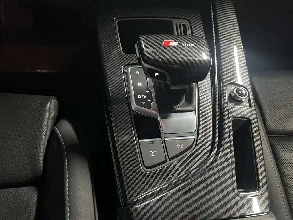 Audi A4L 2020 40 TFSI luxury and dynamic model купить на сайте DeffCars