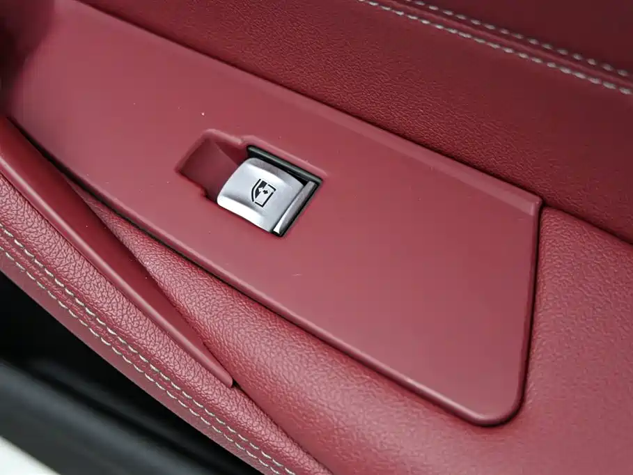 BMW 5 Series 2023 530Li Leading M Sports Package купить на сайте DeffCars