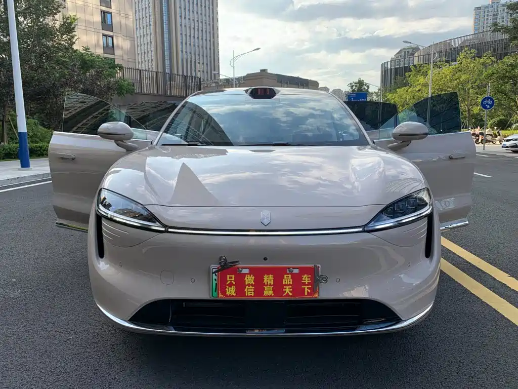 Zhijie R7 2025 extended range 251km Max купить на сайте DeffCars