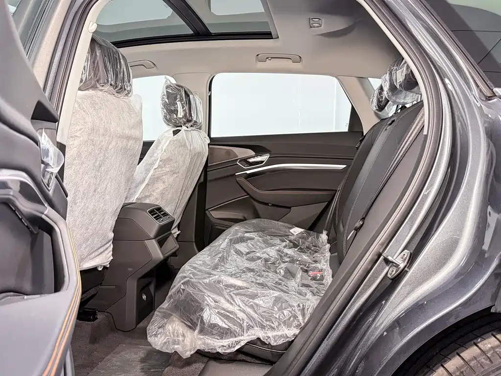 Audi e-tron 2021 50 quattro luxury model купить на сайте DeffCars
