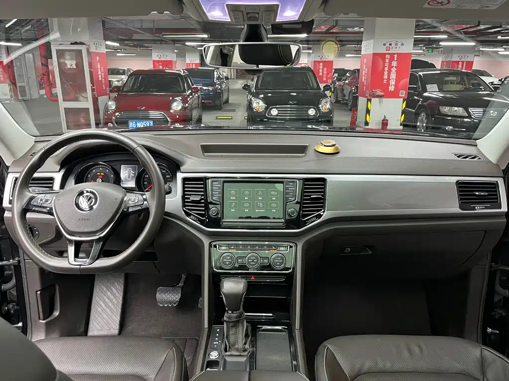Touron 2017 330TSI two-wheel drive luxury version купить на сайте DeffCars