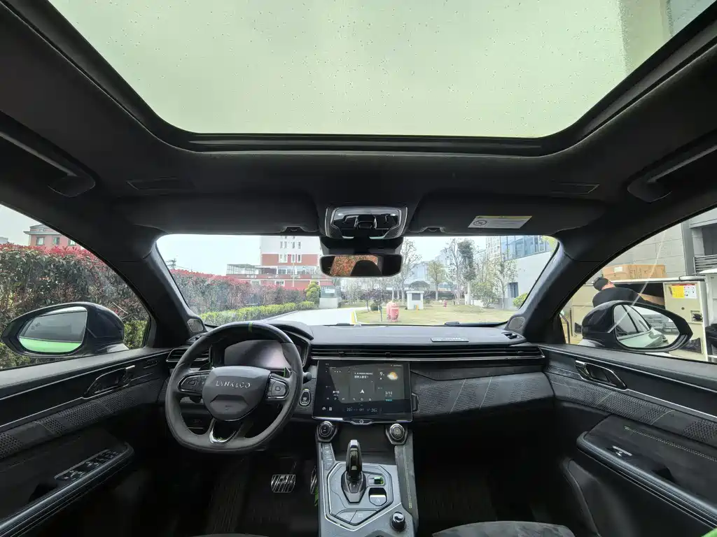 Lynk & Co 05 2022 05+ 2.0TD Automatic Performance Package купить на сайте DeffCars