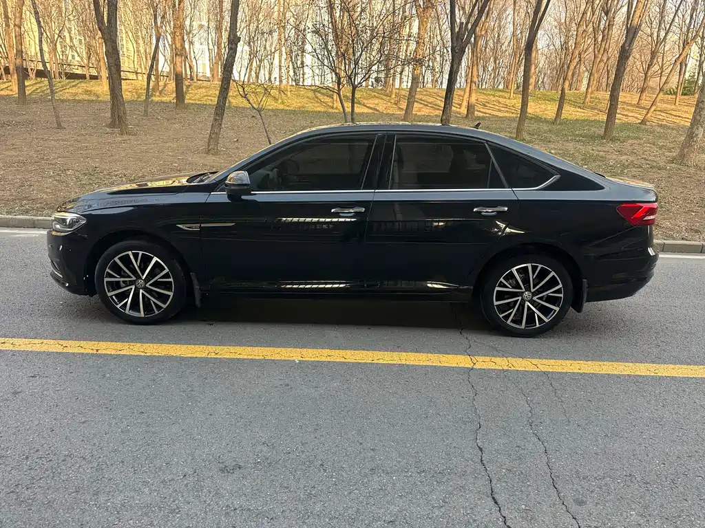 Lavida 2019 280TSI DSG Deluxe Edition National VI купить на сайте DeffCars