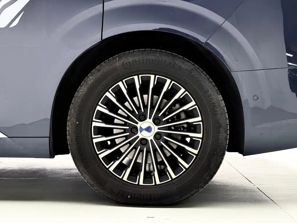 Denza D9 2025 DM-i smart driving version 1020 four-wheel drive flagship model купить на сайте DeffCars