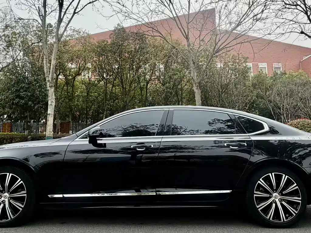 Volvo S90 2022 B5 Zhiyuan Luxury Edition купить на сайте DeffCars