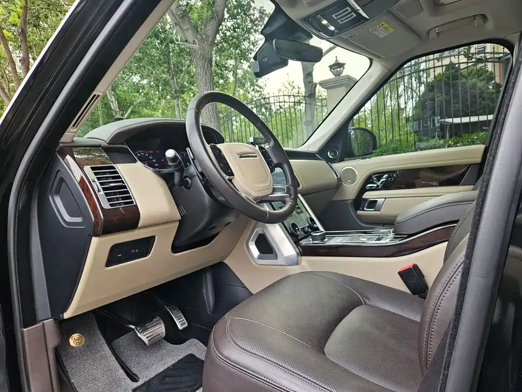 Range Rover 2021 3.0 L6 Legend Extended Classic Edition купить на сайте DeffCars