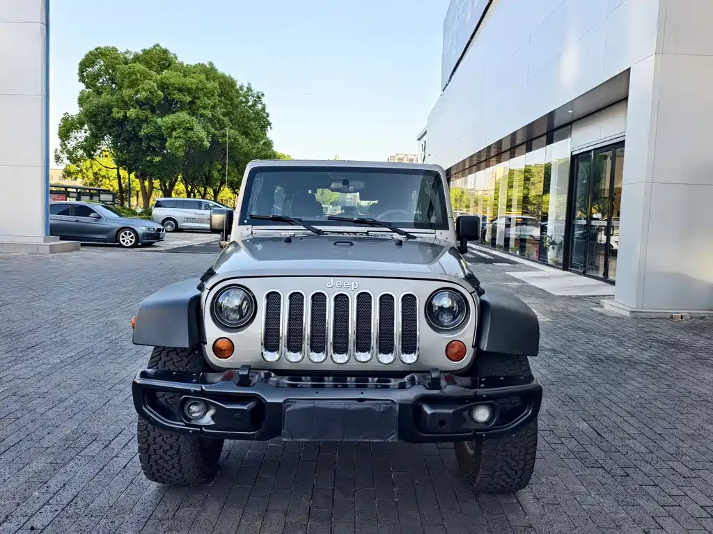 Wrangler 2013 3.6L Rubicon four-door version купить на сайте DeffCars