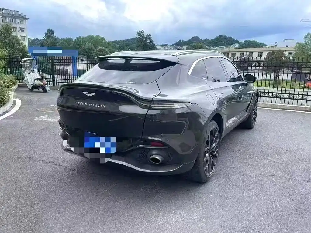 Aston Martin DBX 2022 4.0T V8 купить на сайте DeffCars