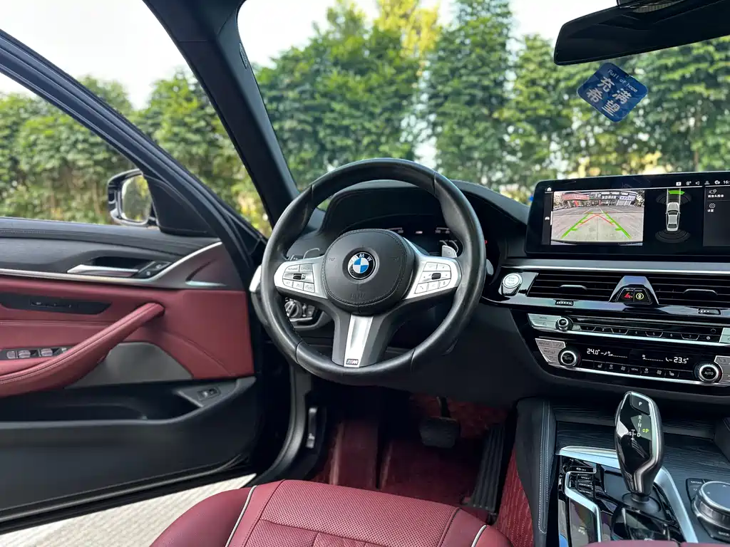 BMW 5 Series 2023 facelift 530Li leading M sports package купить на сайте DeffCars