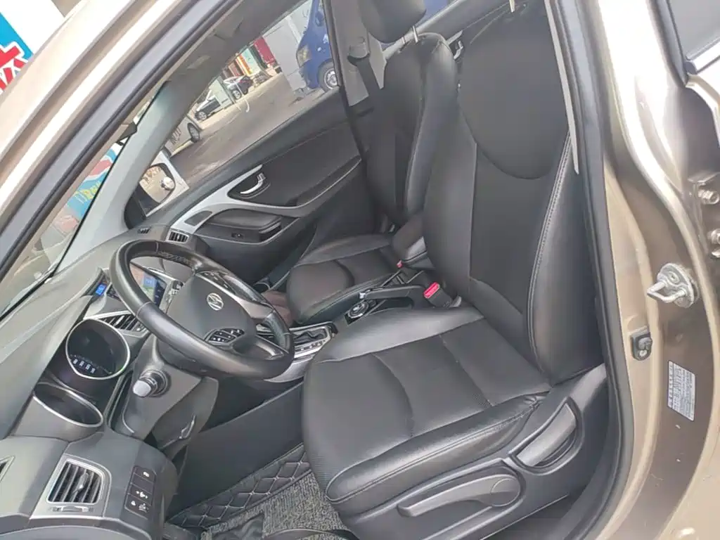 Elantra 2015 1.6L automatic premium model купить на сайте DeffCars