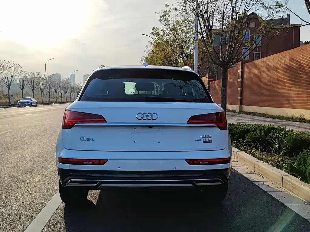 Audi Q5L 2023 40T Fashionable and Elegant Model купить на сайте DeffCars
