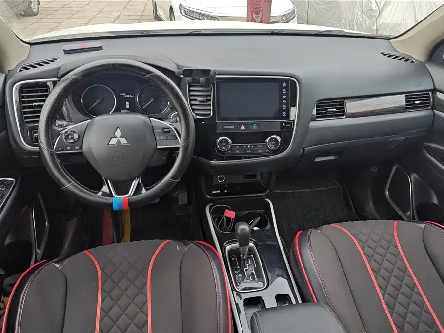 Outlander 2019 2.0L 2WD Enjoy Edition, 5 seats, National VI купить на сайте DeffCars