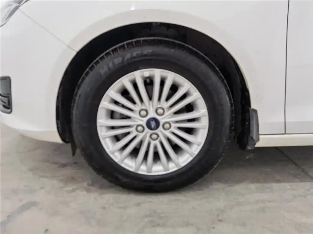 Escort 2017 facelift 1.5L manual comfort type купить на сайте DeffCars