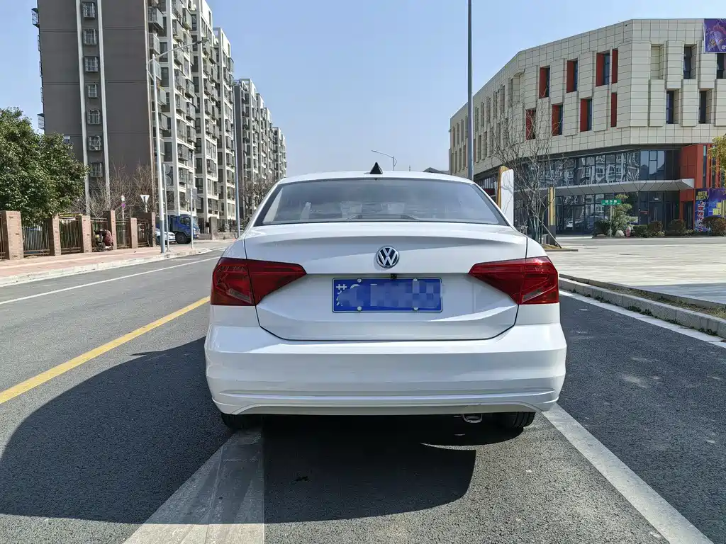 Jetta 2017 1.4L manual fashion model купить на сайте DeffCars