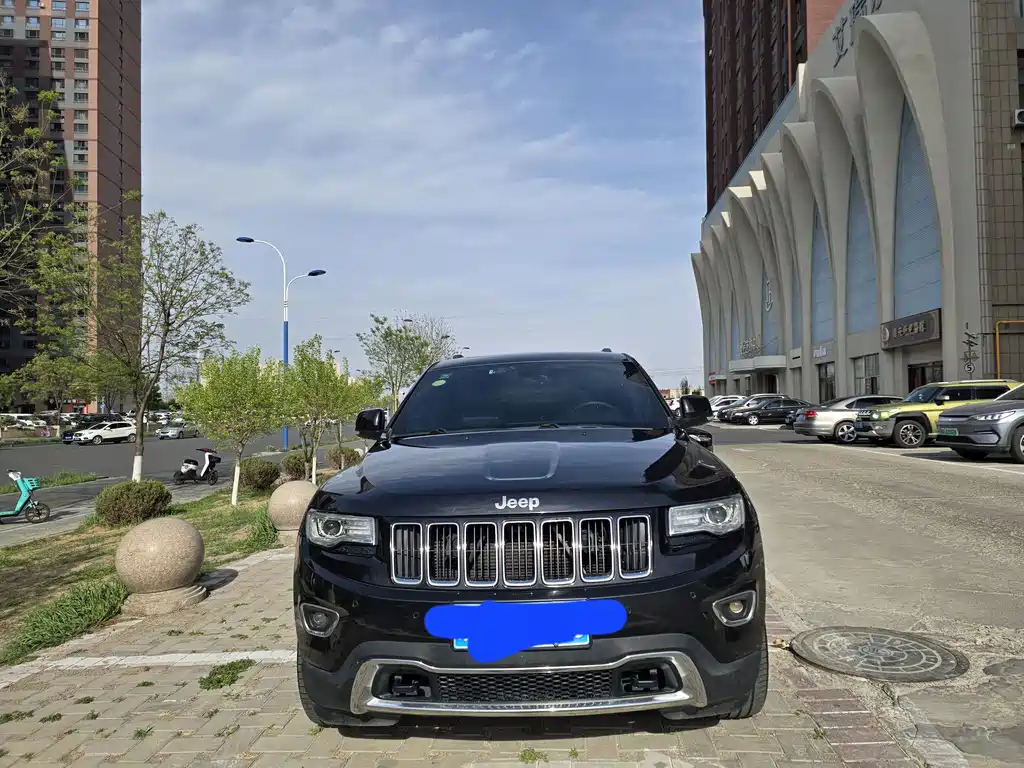 Grand Cherokee (Imported) 2015 3.0L Comfort Navigation Edition купить на сайте DeffCars