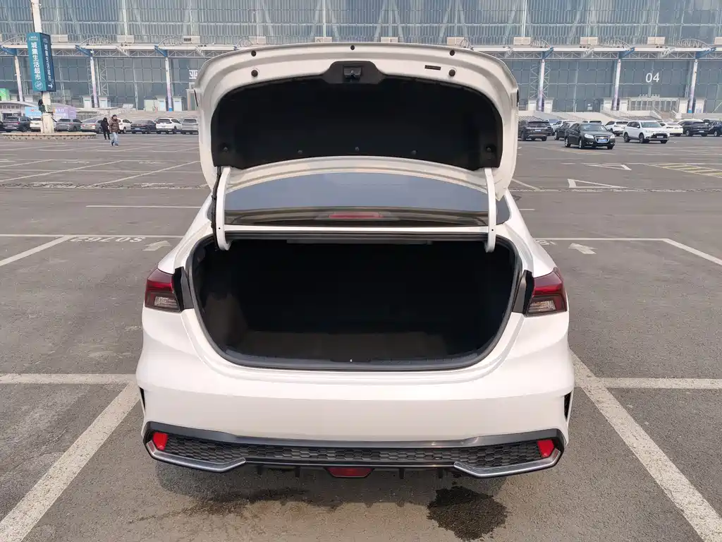 Kia K3 2023 1.5L CVT Deluxe Edition купить на сайте DeffCars