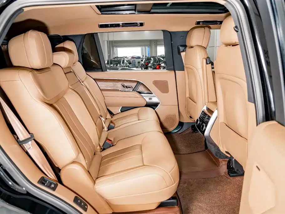 Range Rover 2024 3.0 L6 400PS Extended Edition, seven seats купить на сайте DeffCars