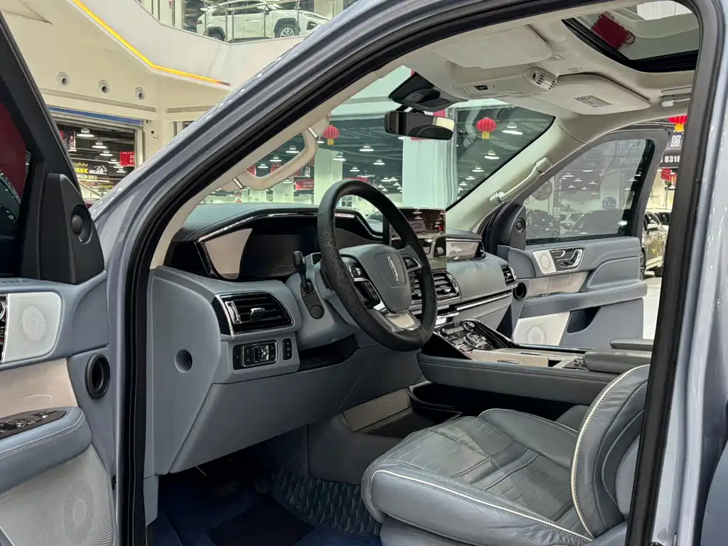 Navigator 2022 3.5T Presidential Edition купить на сайте DeffCars