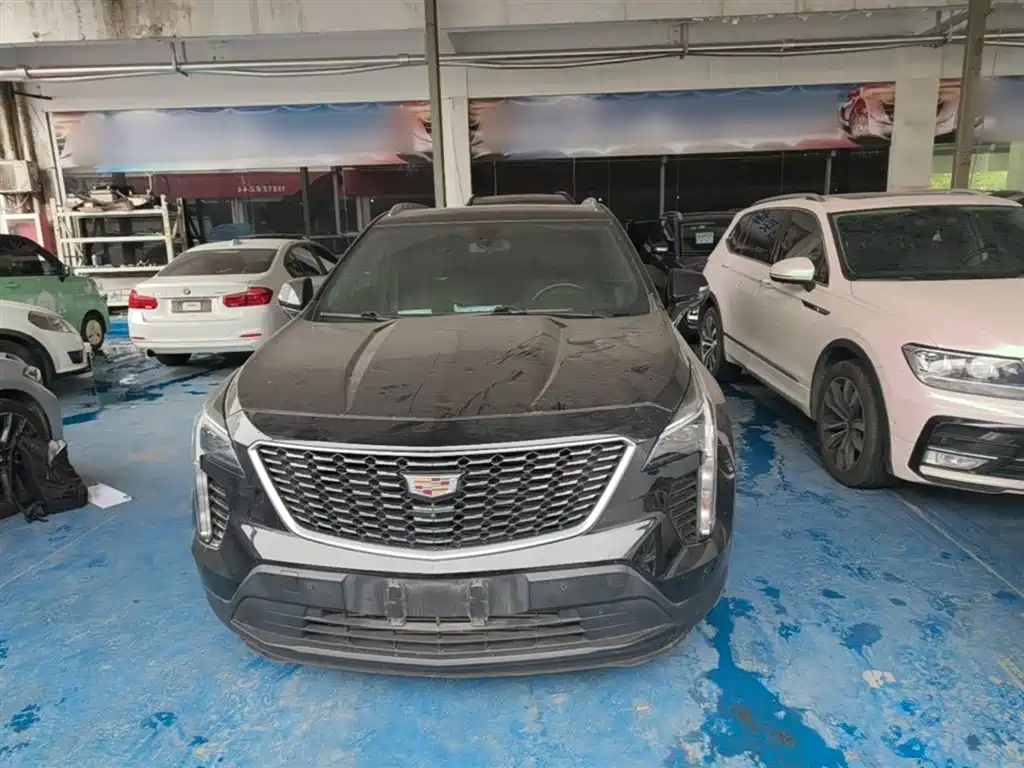 Cadillac XT4 2022 28T two-wheel drive fashion model купить на сайте DeffCars