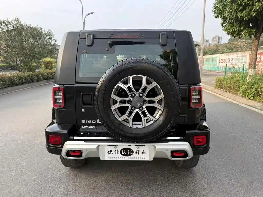 Beijing off-road BJ40 2023 2.0T automatic four-wheel drive city hunter version knight type купить на сайте DeffCars