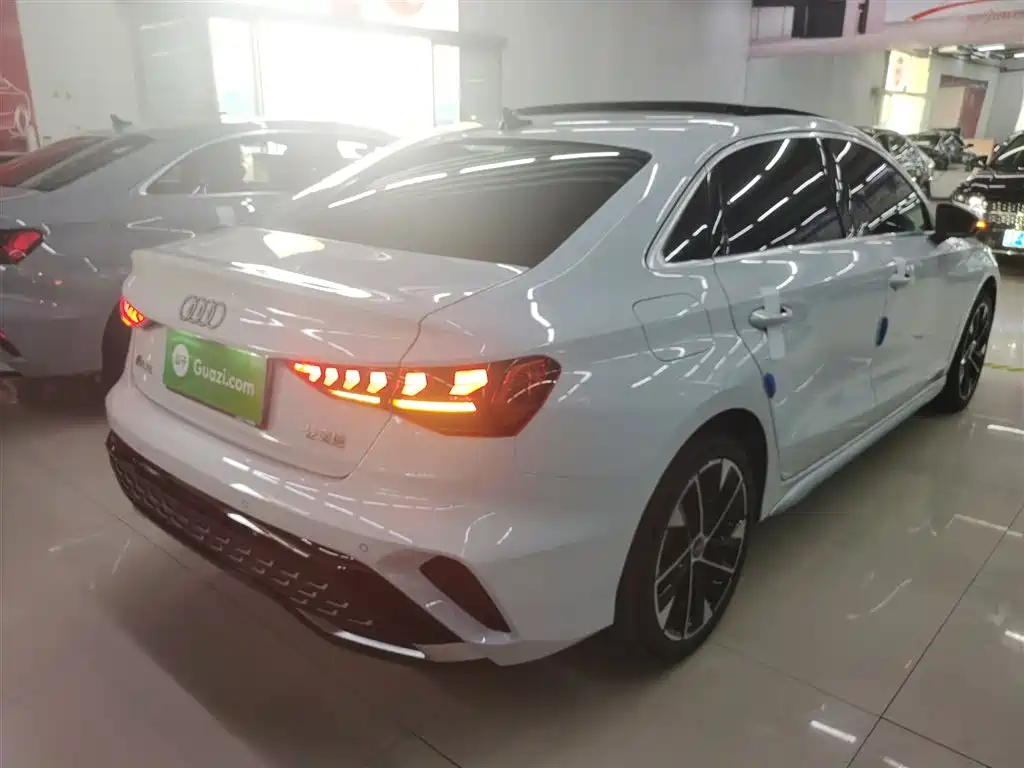 Audi A3 2025 A3L Limousine 35TFSI Flying Spur Exclusive купить на сайте DeffCars