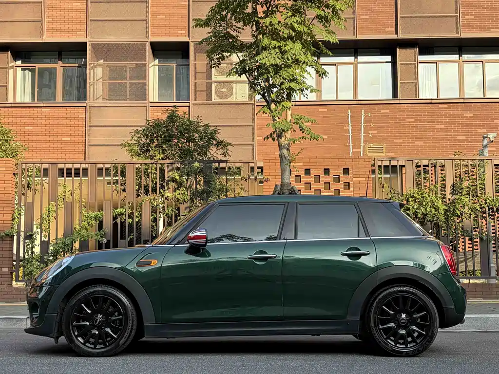 Mini 2016款 1.2T ONE 先锋派 五门版 купить на сайте DeffCars