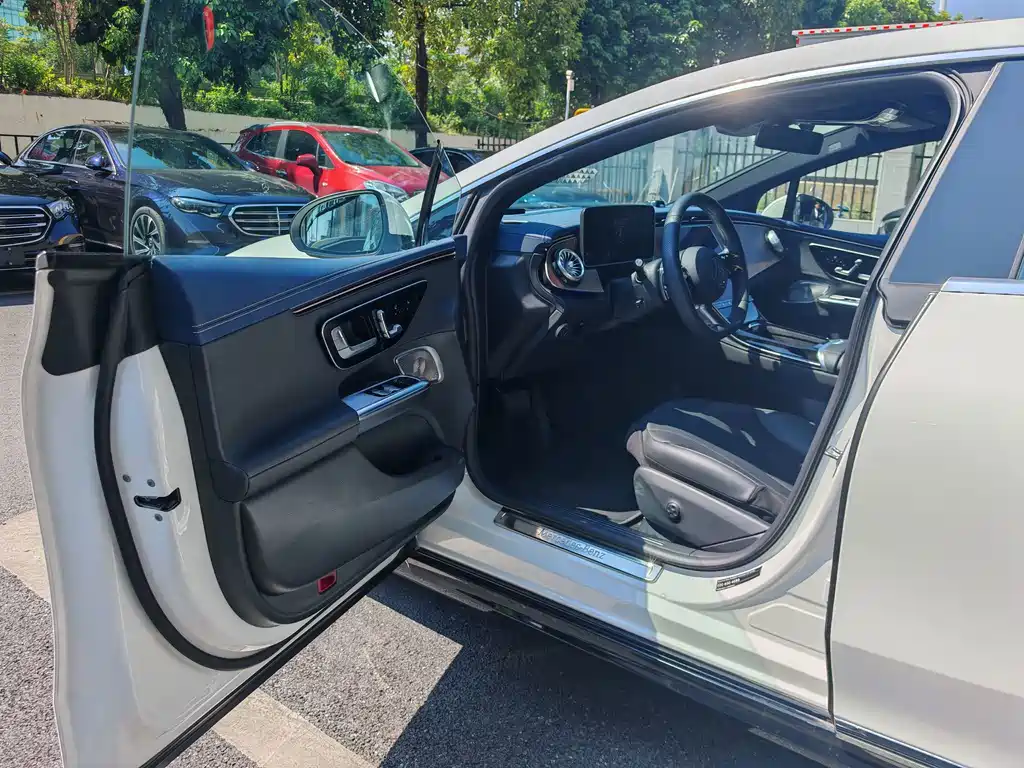 Mercedes EQE 2025 500 4MATIC Luxury Edition купить на сайте DeffCars