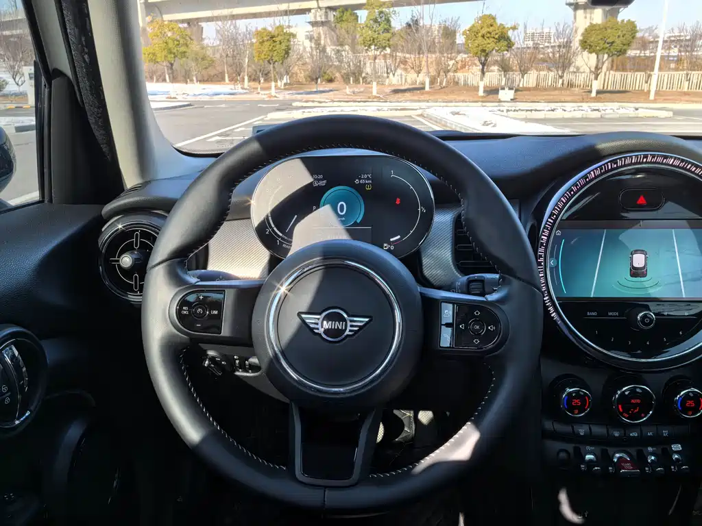 MINI 2022 1.5T COOPER Artist Five-Door Edition купить на сайте DeffCars