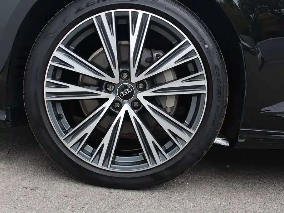 Audi A6L 2023 45 TFSI Premium Dynamic Model купить на сайте DeffCars