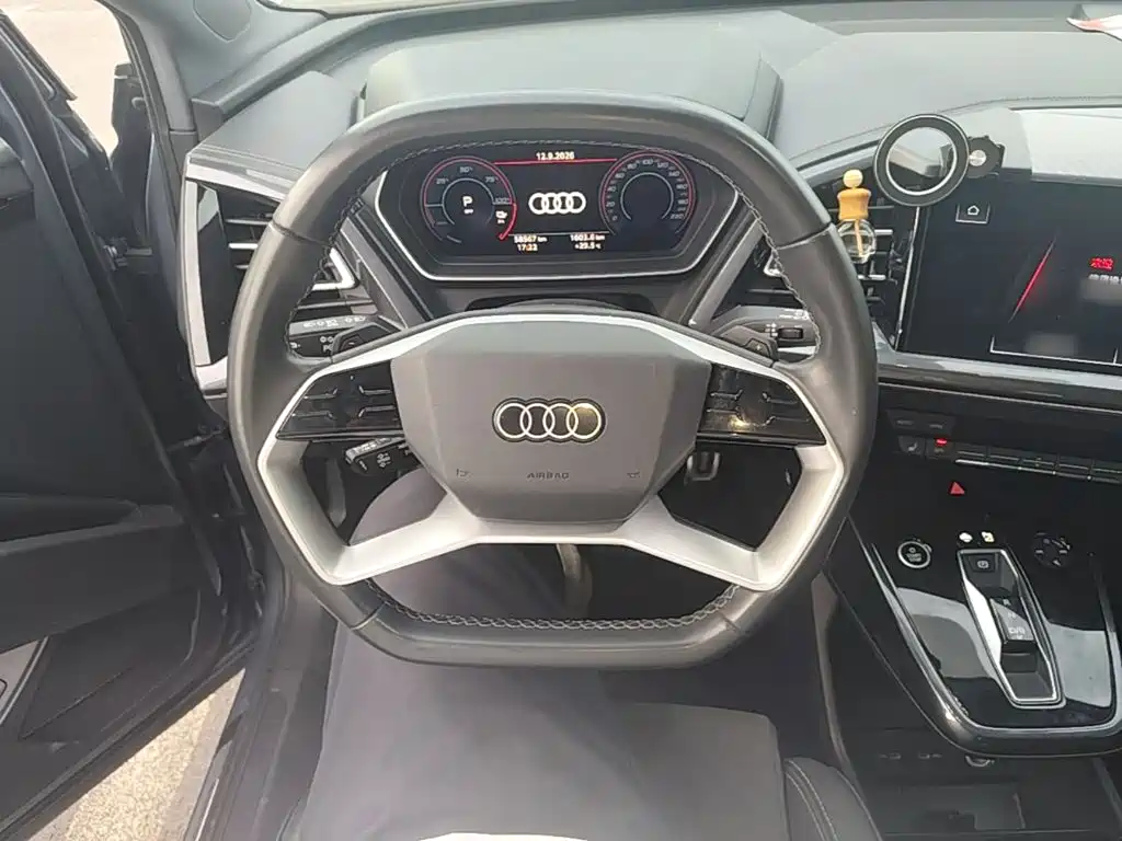 Audi Q4 e-tron 2023 40 e-tron Creative Edition купить на сайте DeffCars