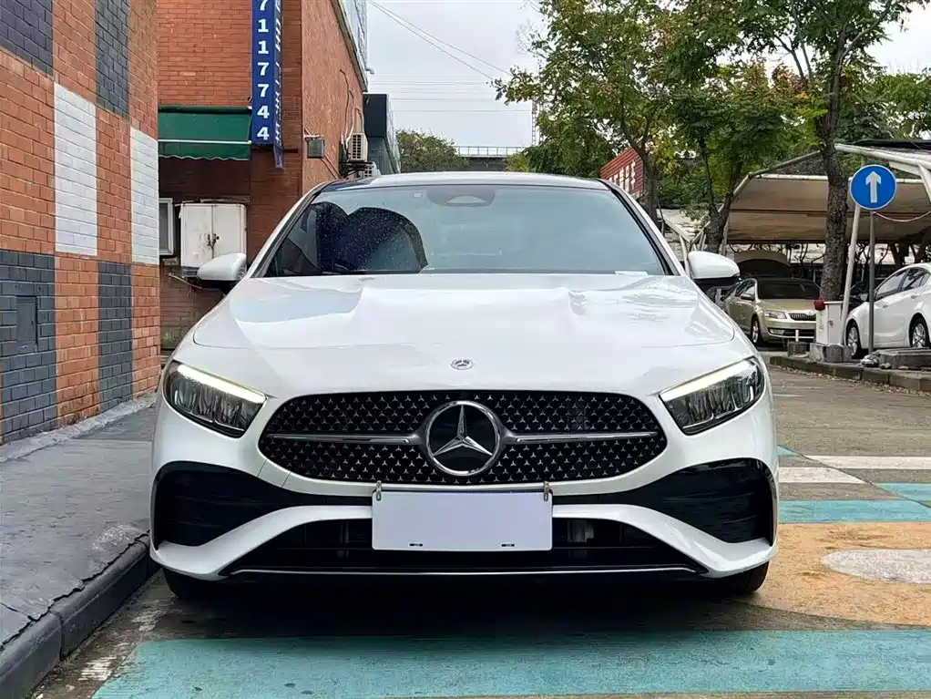 Mercedes-Benz A-Class 2023 A 200 L Fashion Model купить на сайте DeffCars