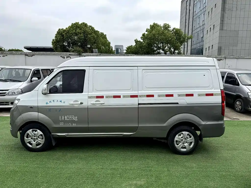 New Hiace X30L 2023 1.5L Fortune Edition Van 2/5 Seats Air-conditioned Version SWC15M купить на сайте DeffCars