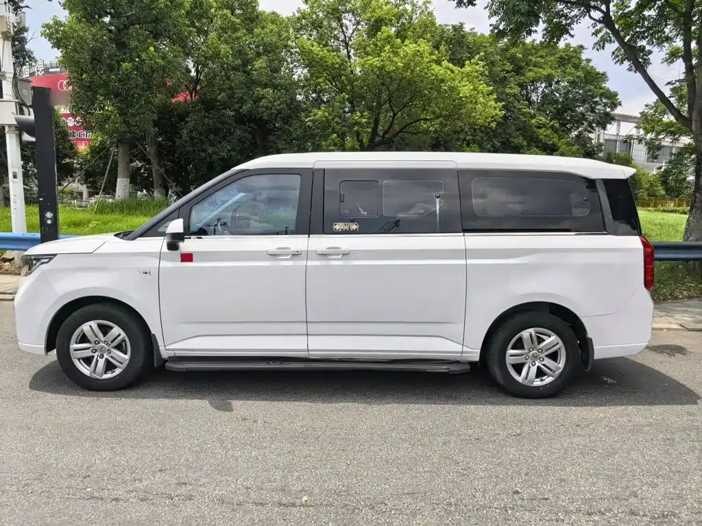 Wuling Zhengcheng 2021 1.5T manual luxury model купить на сайте DeffCars