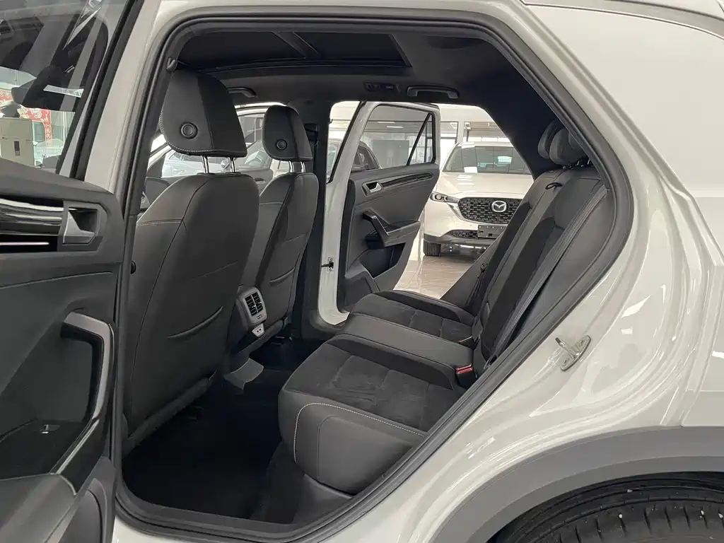 T-ROC 2021 facelift 280TSI DSG four-wheel drive luxury smart connected version купить на сайте DeffCars