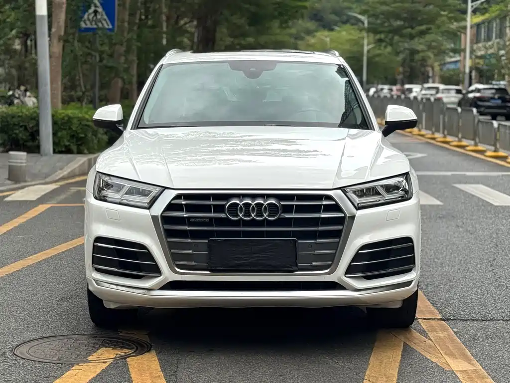 Audi Q5L 2020 facelift 40 TFSI enjoys fashionable style купить на сайте DeffCars
